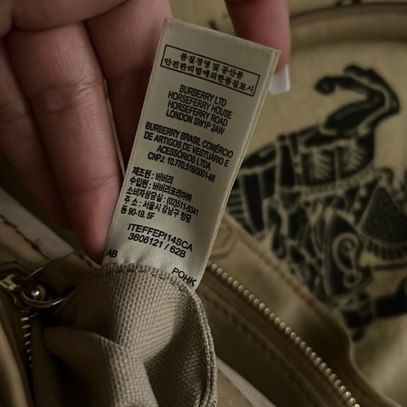 Burberry handbag with matching wallet - Picture 4 of 6